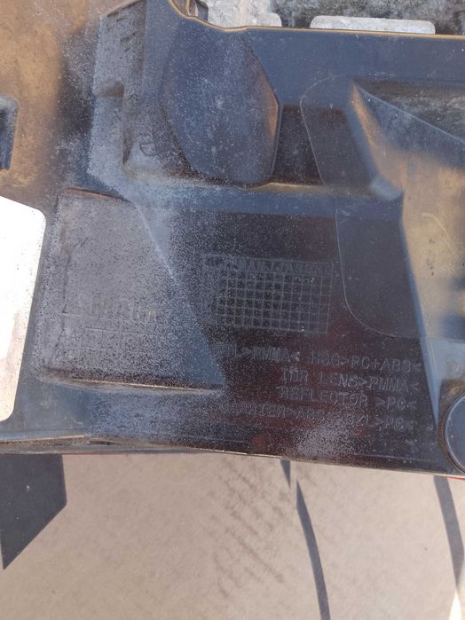 Lampa Tył Tylna Prawa Oryginalna Kpl. Dodge Ram V 1500 Limitde 21R