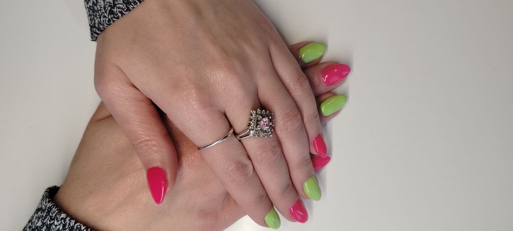 Paznokcie hybrydowe, żelowe, uzupełnienie, pedicure