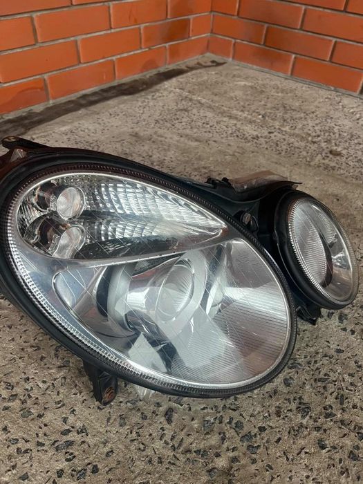Фара права на мерседес w211 дорест