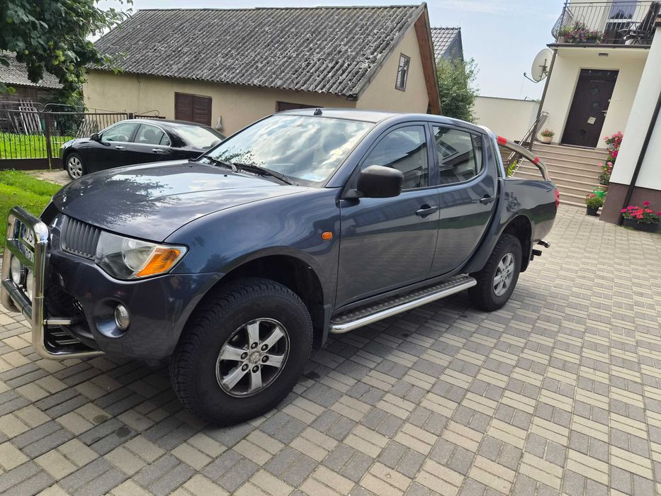 sprzedam samochód MITSUBISHI L-200