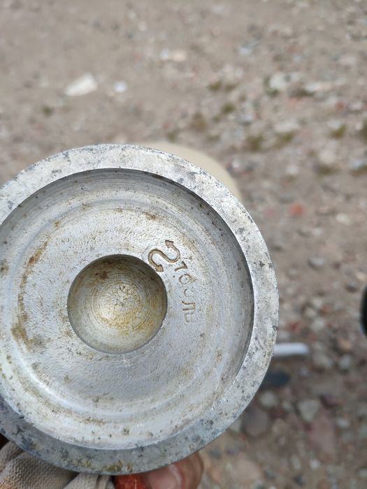 stary aluminiowy moździerz