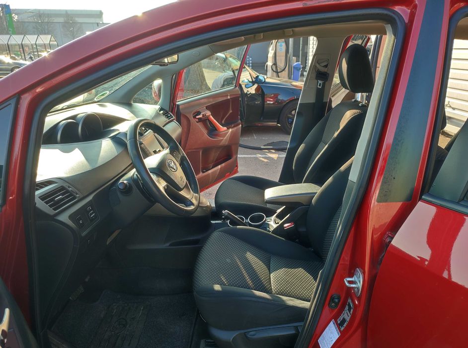Toyota Verso 2.2 л. 7 місць