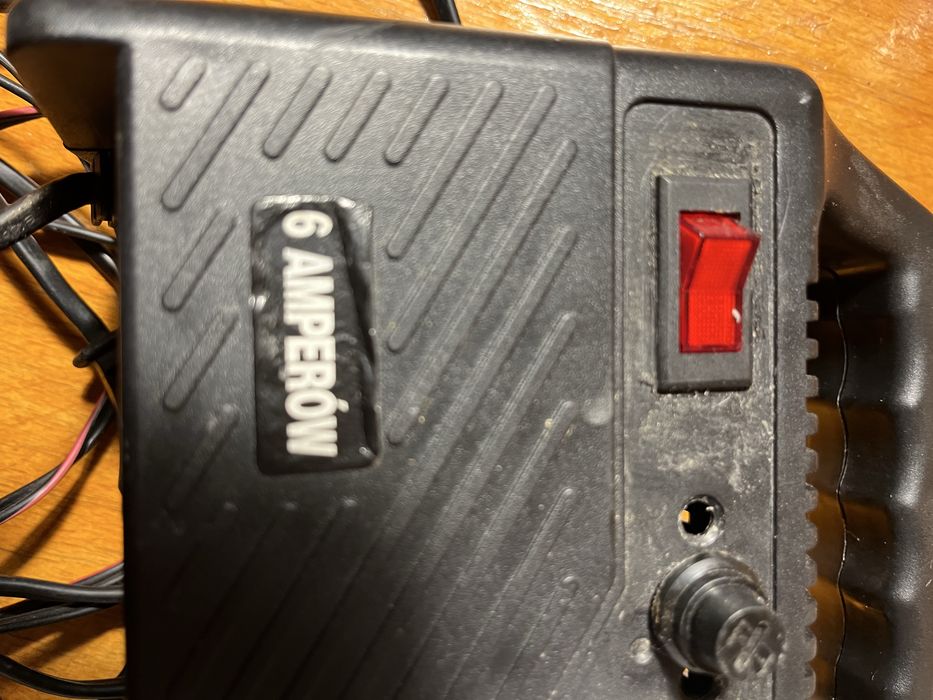 prostownik  6 / 12 Volt ładowanie do 6 A