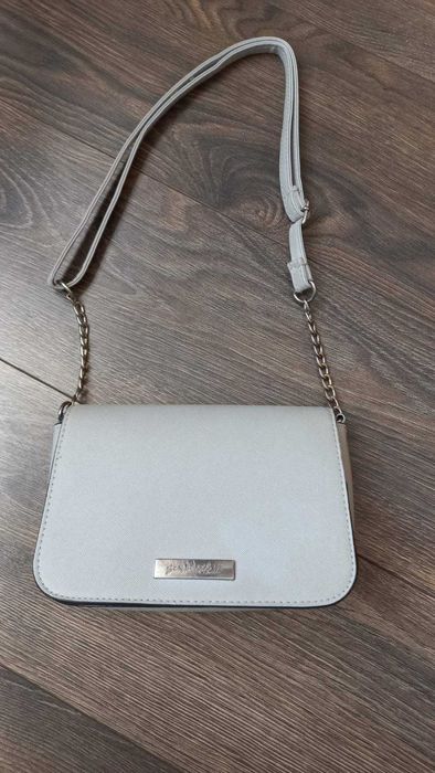 продам две  сумочки