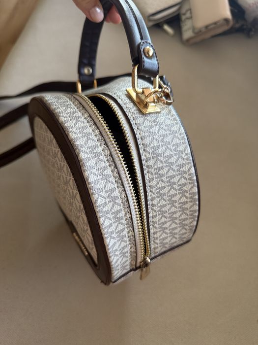 Przepiekny kuferek MK