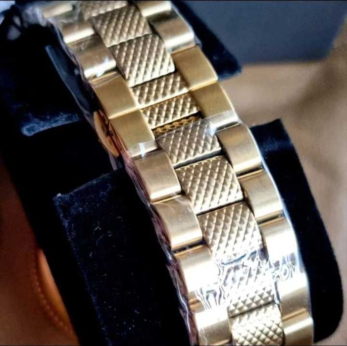 Relógio Emporio Armani Cronógrafo Dourado Novo com Caixa