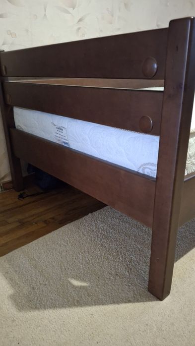 Продам ліжко підліткове.