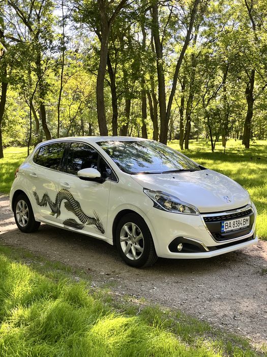 Продам автомобіль Peugeot 208 1.2 PureTech