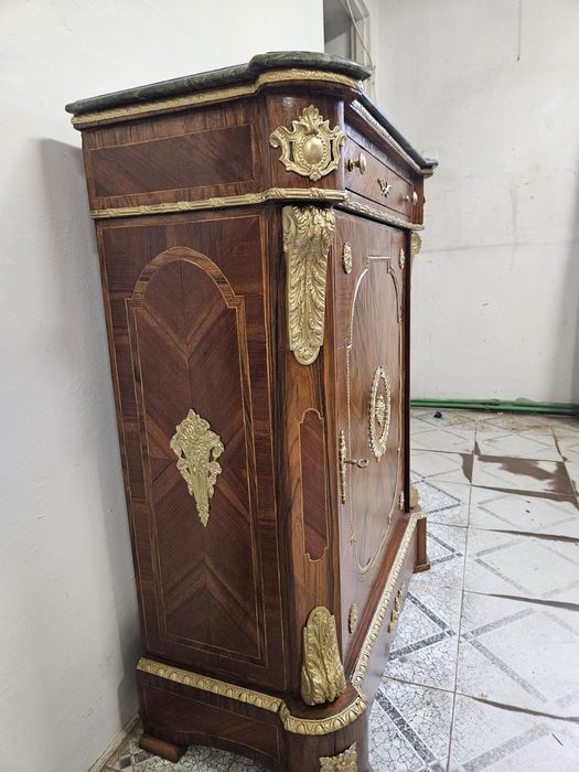 Komoda typu Napoleon lll