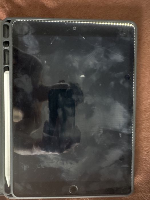 IPAD 9  z akcesoriami