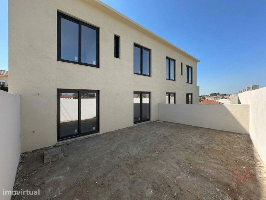 Apartamento T2 novo com logradouro e lugar de garagem em Ferreiros ...