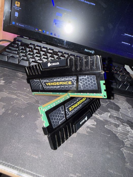 Kosci DDDR3 ram 2x8gb 16gb Corsair Vengeance