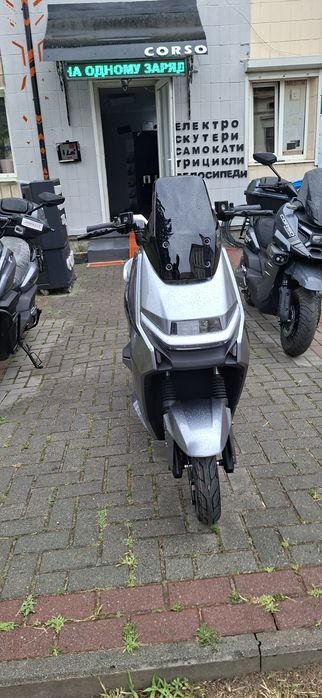 Електроскутер Garow «L500»  1500W, 72V 30Ah літій-залізо-фосфатний,