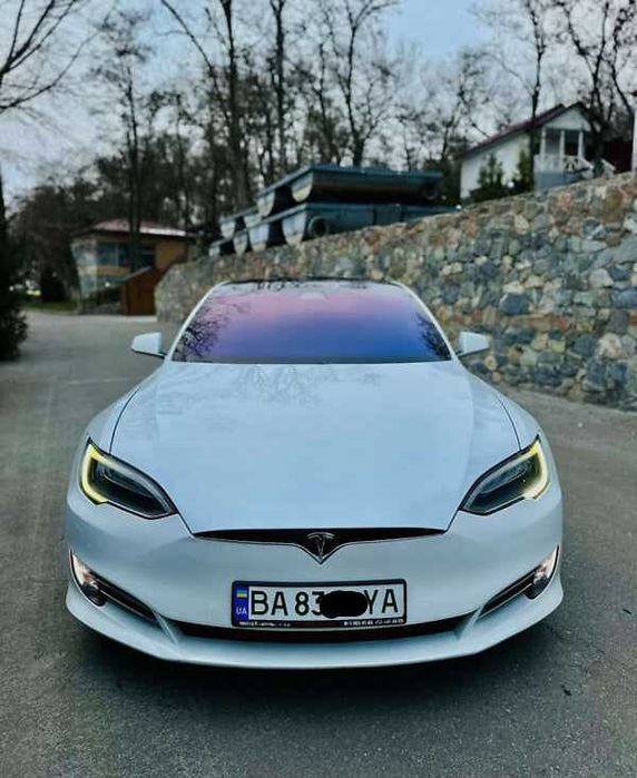 Tesla Model S 2018