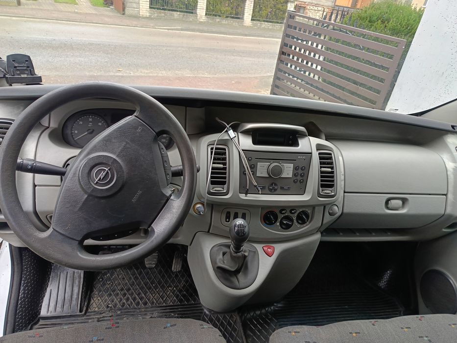 Opel Vivaro lift 2007 klima stan bdb