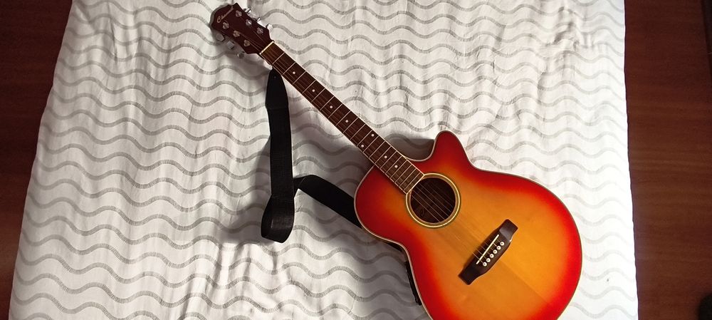 Guitarra Channel by ESM CA-500-CHS – Como Nova + Acessórios