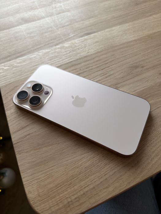 Продам iPhone 16 Pro Max, 256 GB, eSim, на ГАРАНТІЇ, Desert Titanium