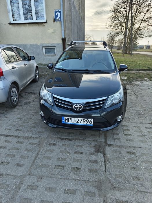 Toyota Avensis T27 2012 rok