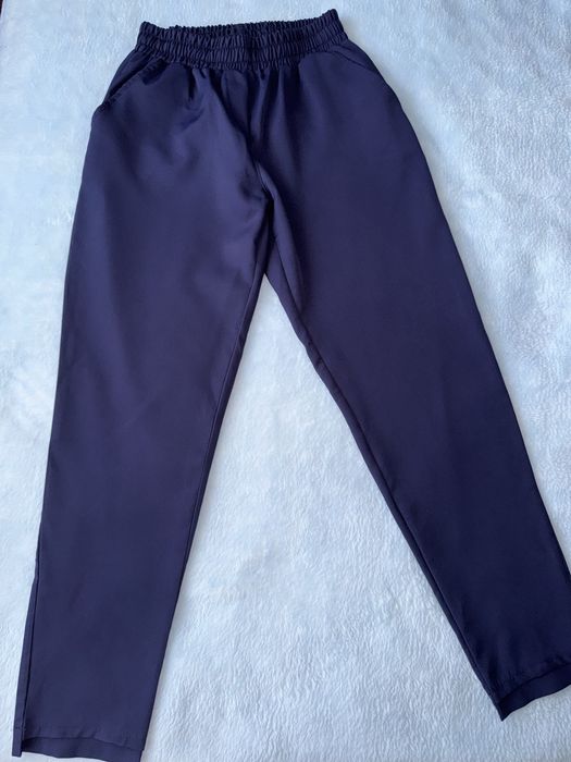 Легкі жіночі брюки