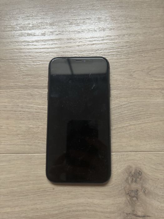 iPhone 11 black 64gb