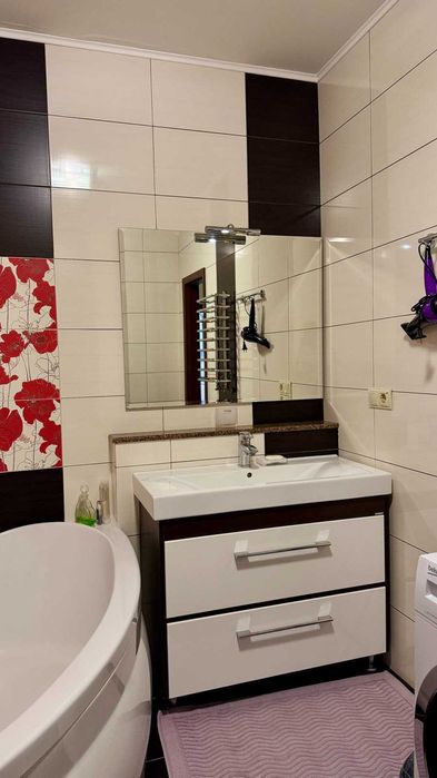 (5) продам 2к квартиру на вул. Майбороди 9081