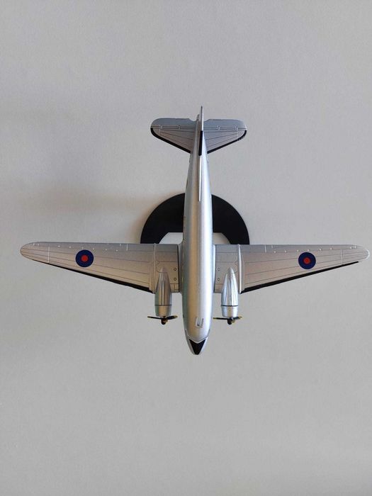 Avião de Metal C-47 Dakota