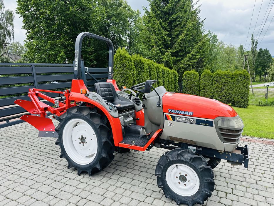 Traktor Yanmar Af 17 - 4x4 17 km rewers piękny stan pług