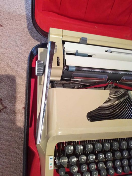 maszyna do pisania. Model Daro Erica