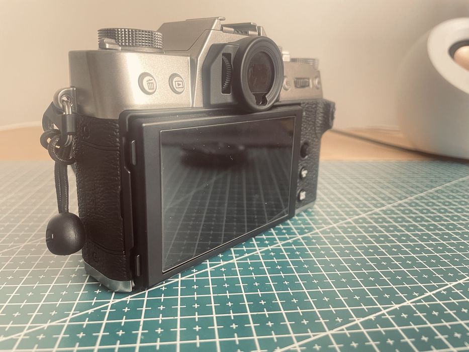 Máquina Fujifilm XT-30 ii +  Kit Lente XC15-45 + Peak Design + Extras