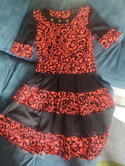 Яскрава сукня 44 розмір