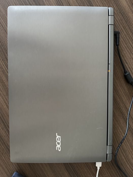Laptop acer Aspire M, dotykowy ekran, działa