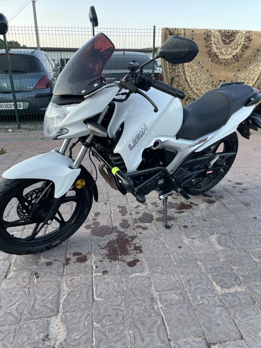 Мотоцикл Lifan kp 200