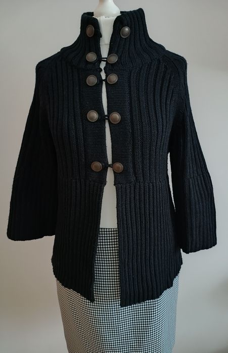 Czarny stylowy sweter z guzikami Yessica rozm M