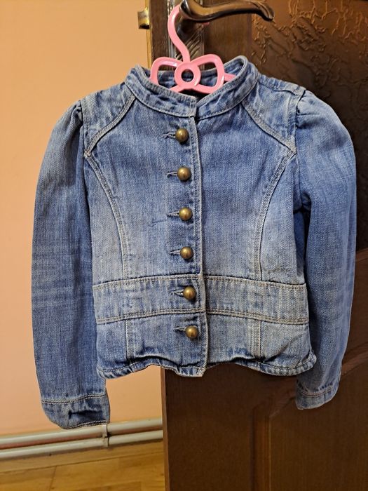 Продам джинсову курточку.