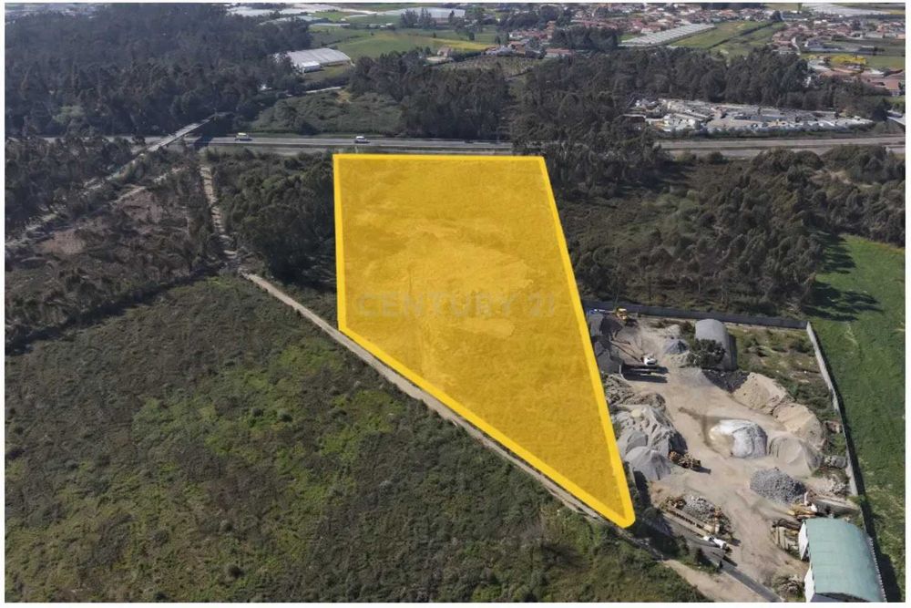 Terreno, com 16 000m², para construção de armazéns, em zona industrial de Laúndos, Póvoa de Varzim