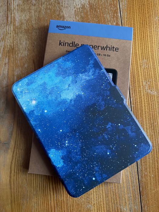 Kindle Paperwhite 12 + etui