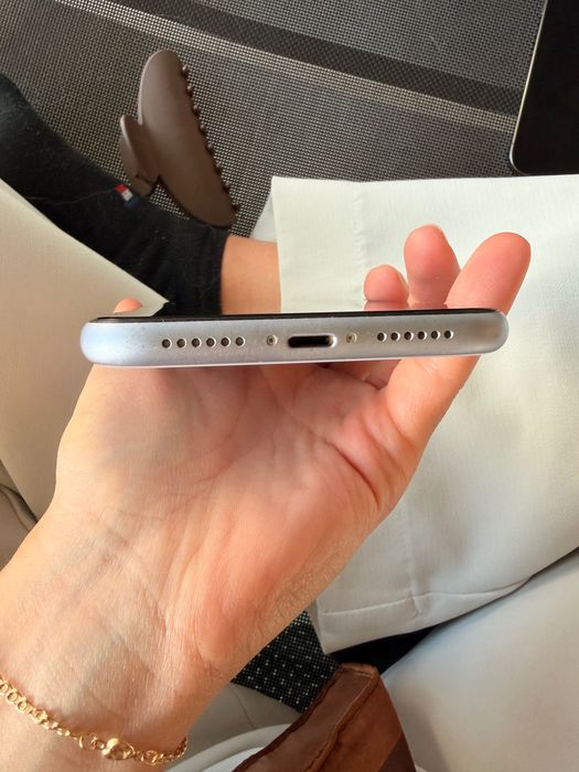 iPhone 11 64GB usado