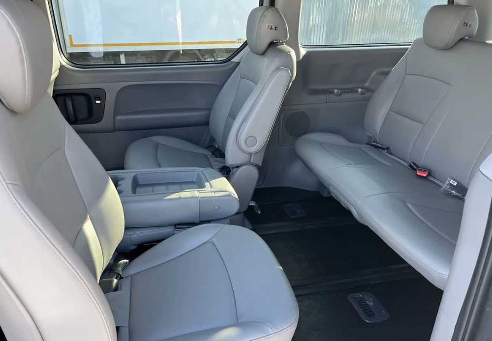 Hyundai Grand Starex  2020