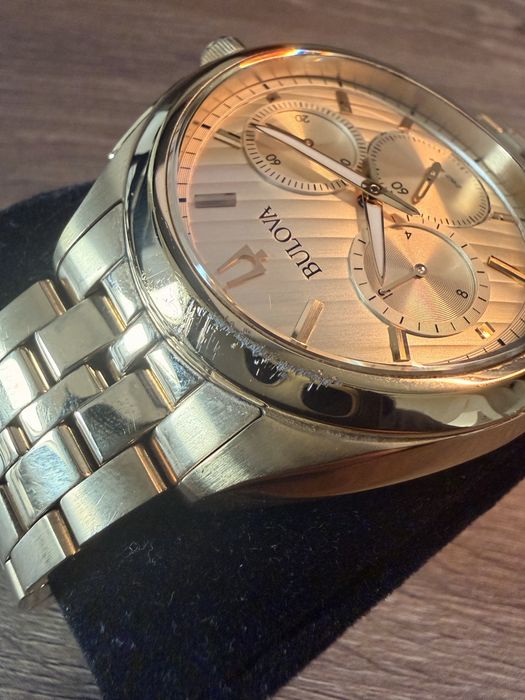Bulova Curv 97A125 – Złoty Zegarek – High Performance 262 kHz