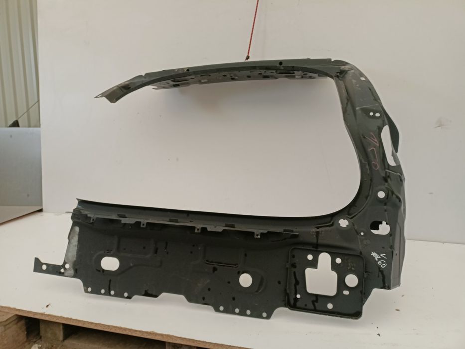 Volvo V60 pas tylny tył ściana blacha prawy podłoga wzmocnienie część