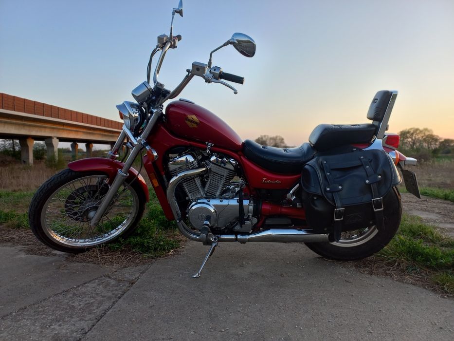 Suzuki intruder 750