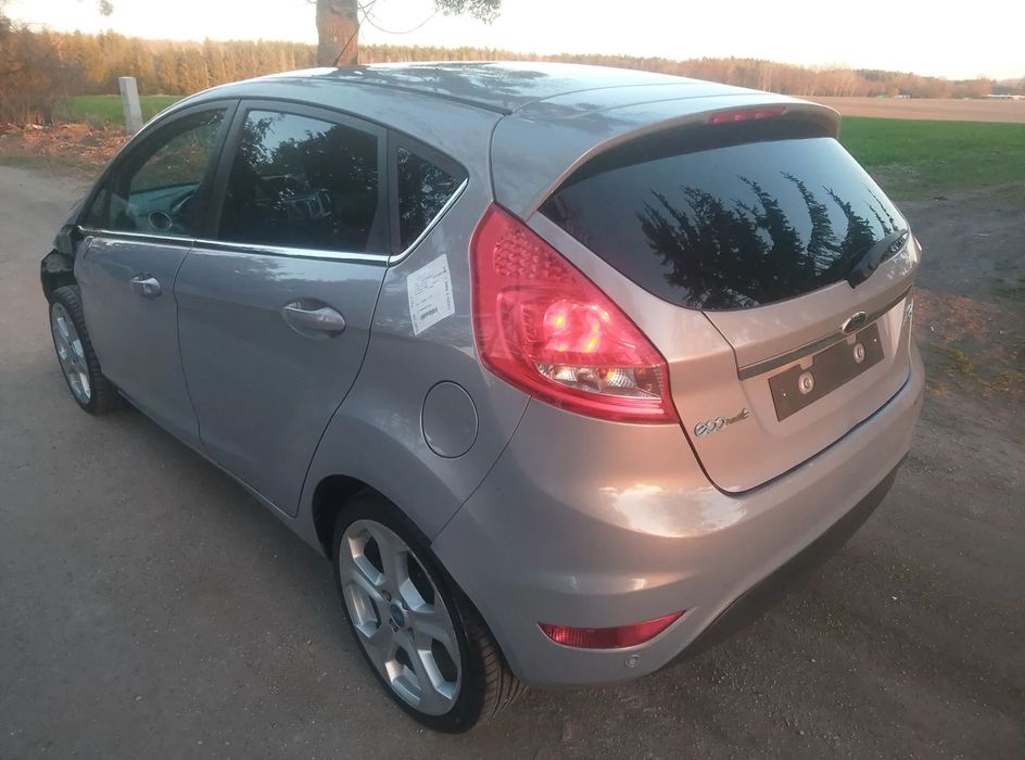Ford Fiesta 1.6 tdci TYTANIUM Chromy 5 drzwi klimatronic