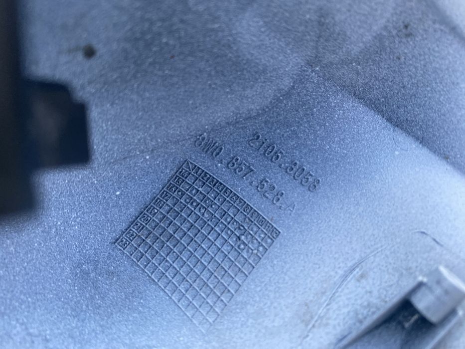 Кришка правого дзеркала audi a4 b9