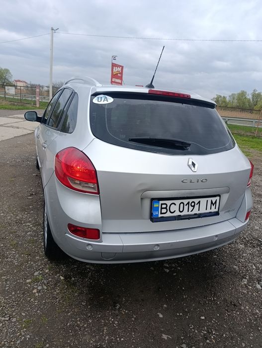 Продам renault clio гарний стан обслужена