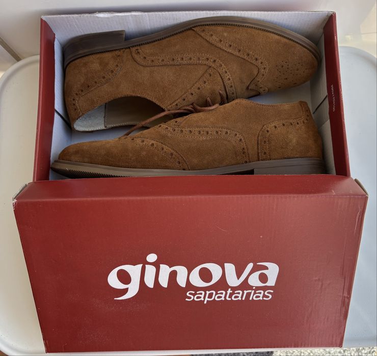 Sapatos de camurça com atacadores - Ginova