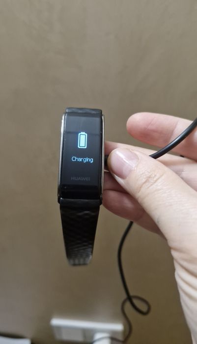 Фітнес браслет Huawei робочий + зарядка
