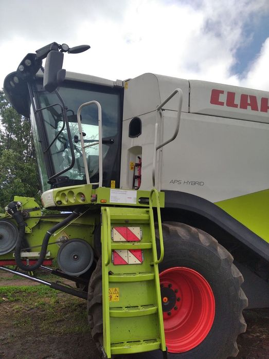 Комбайн Claas Lexion-750