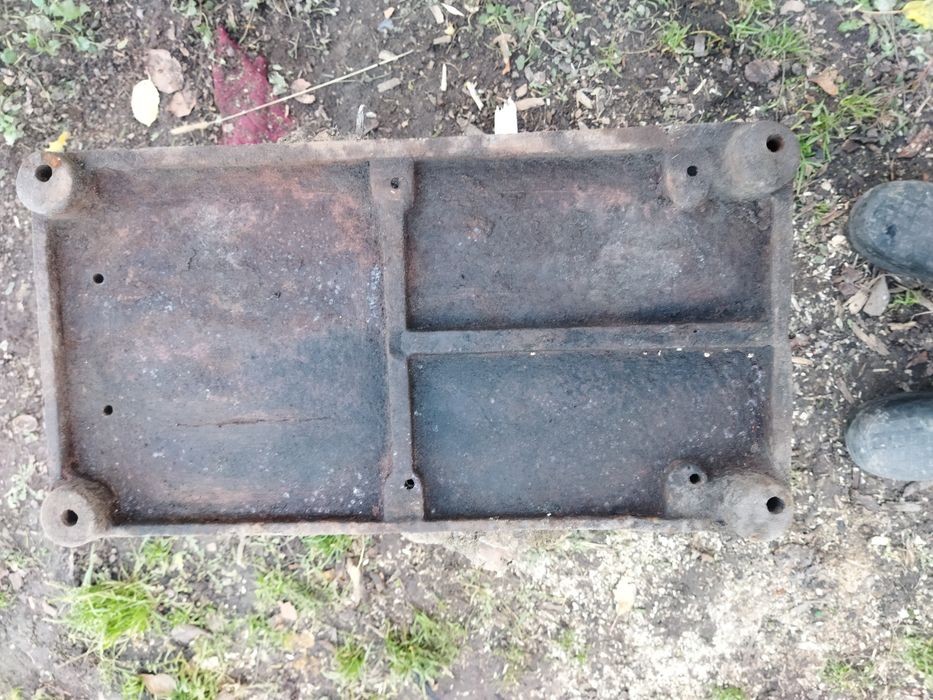 Плита металева ста́льна