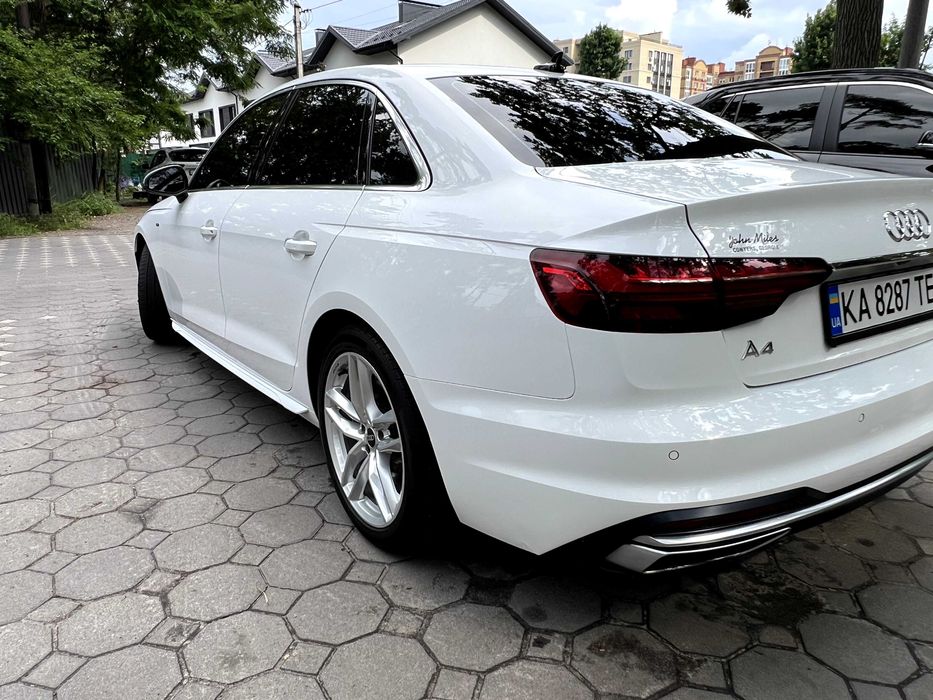 Audi A4 Quattro Premium Plus 2022 s-line