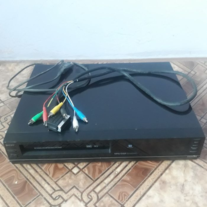 Відеомагнітофон .